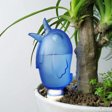 Load image into Gallery viewer, Self Spike Planter Drip Watering Bird š¦